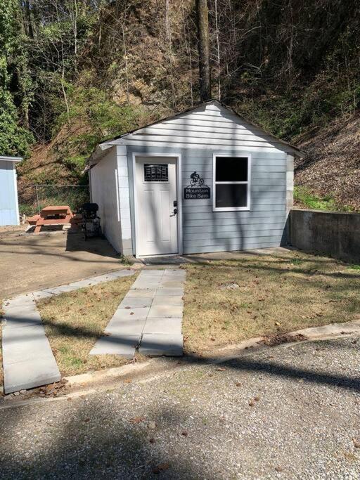 Mountain Bungalow-Walk To Downtown/Biker'S Dream! Hot Springs Exterior photo